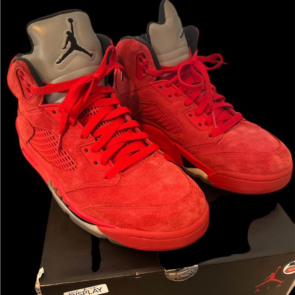 Jordan Retro 5 Red Suede Size 9 (Men’s)